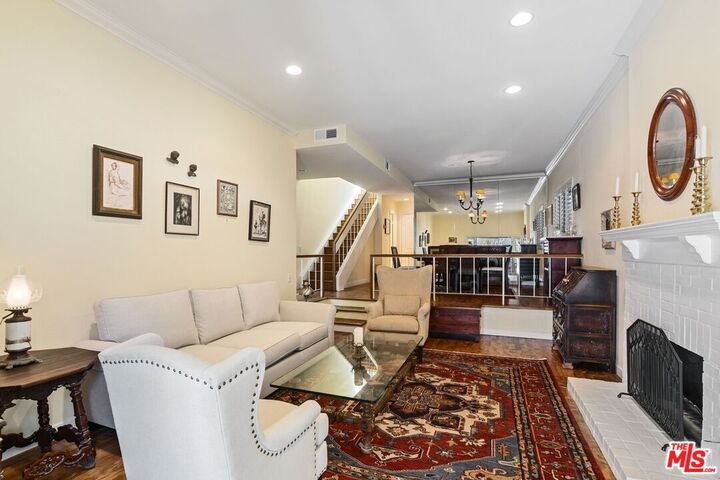 Property Photo:  10933 Wellworth Ave  CA 90024 