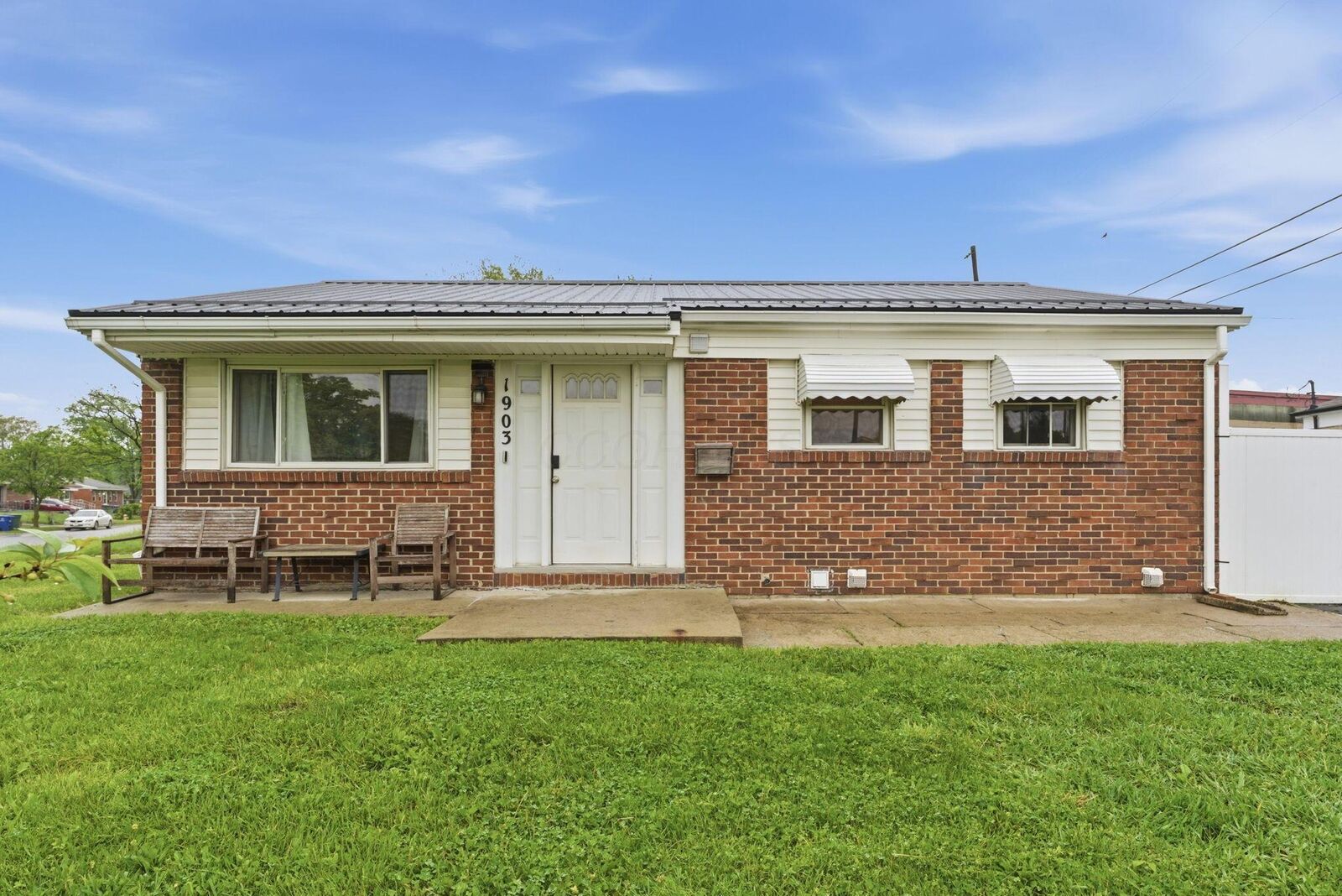 Property Photo:  1903 Alvason Avenue  OH 43219 