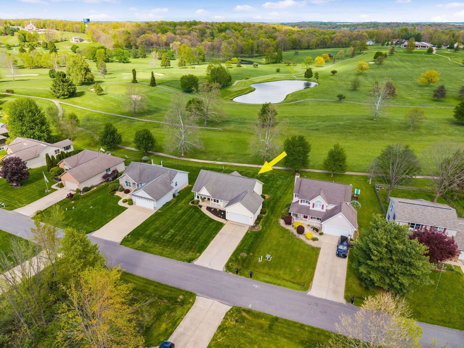 Property Photo:  868 Fairway Drive  OH 43028 