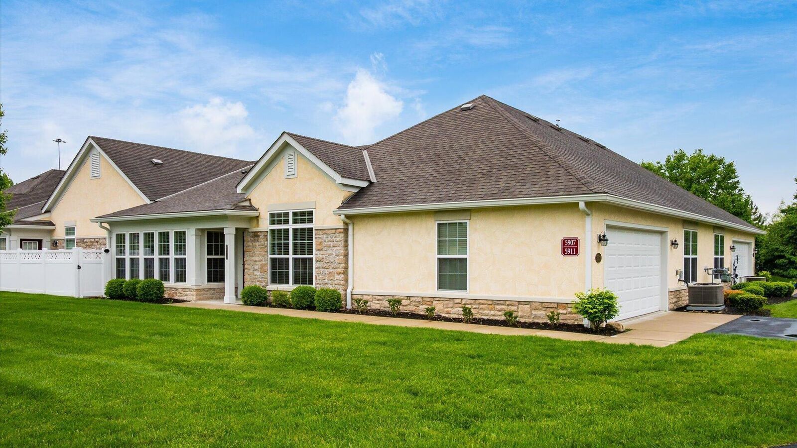 Property Photo:  5911 Eiger Drive  OH 43213 