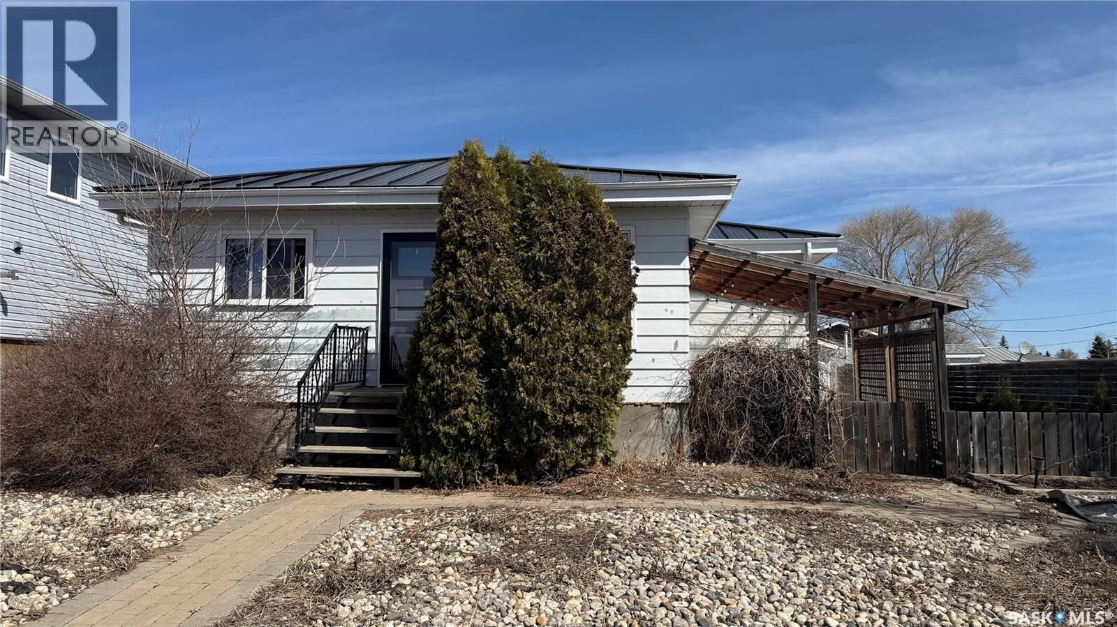 Property Photo:  108 Front Street N  SK S0G 3W0 