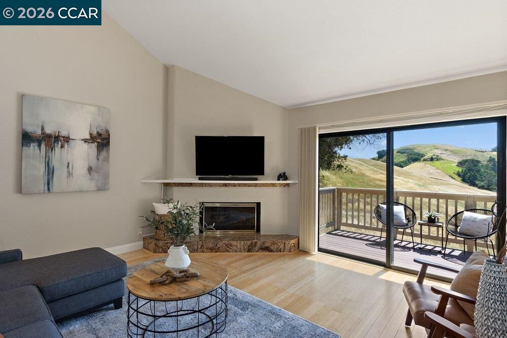 Property Photo: 1803 Lamplight Ct CA 94597