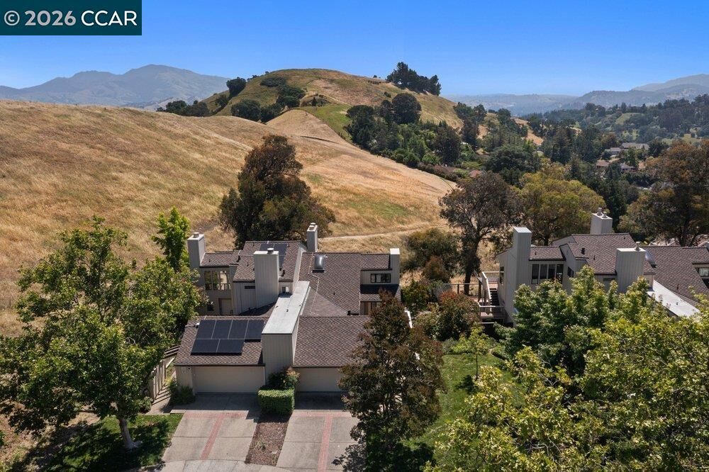 Property Photo: 1803 Lamplight Ct CA 94597