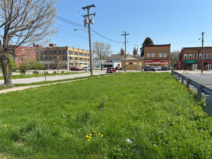 Property Photo:  1302 Parade Street  PA 16503 