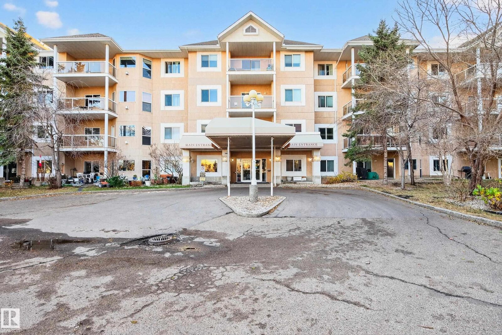 Property Photo:  10511 42 Avenue NW 301  AB T6J 7G8 