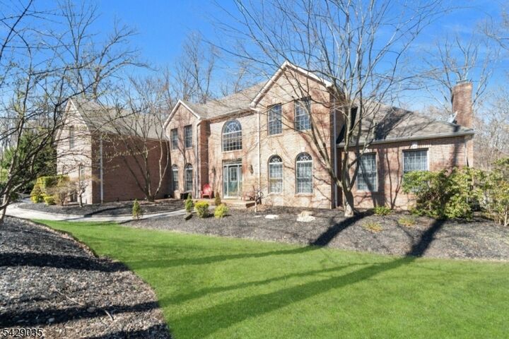 Property Photo:  13 Greenfield Hl  NJ 07871 