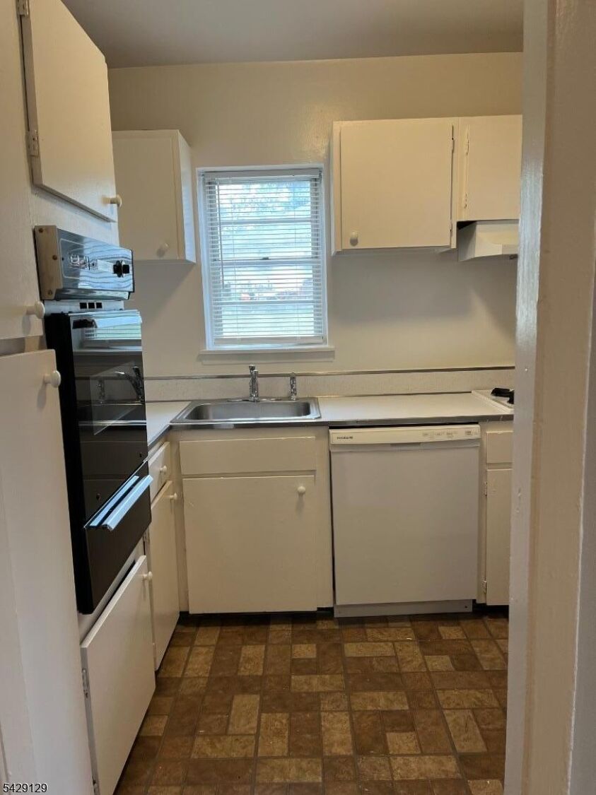 Property Photo: 354 S Orange Ave 2D NJ 07079