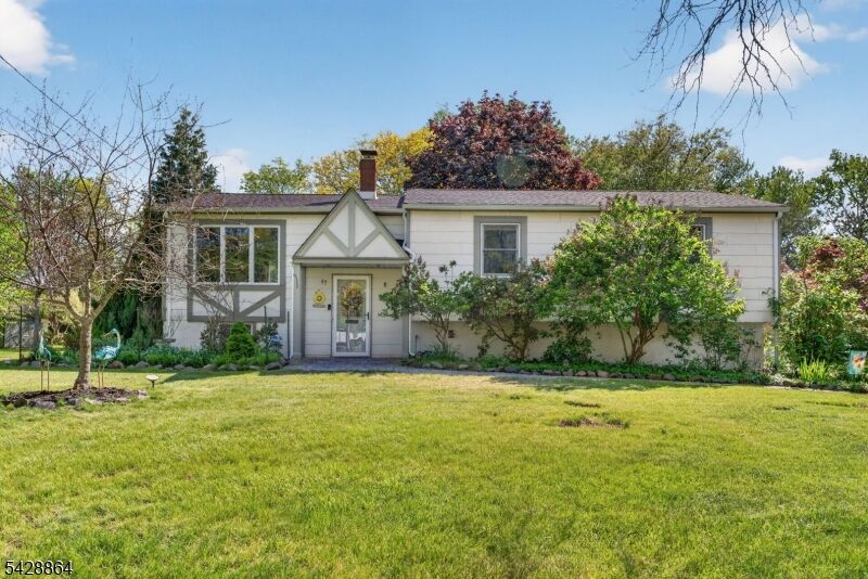 Property Photo:  17 Lynn Ct  NJ 08844 