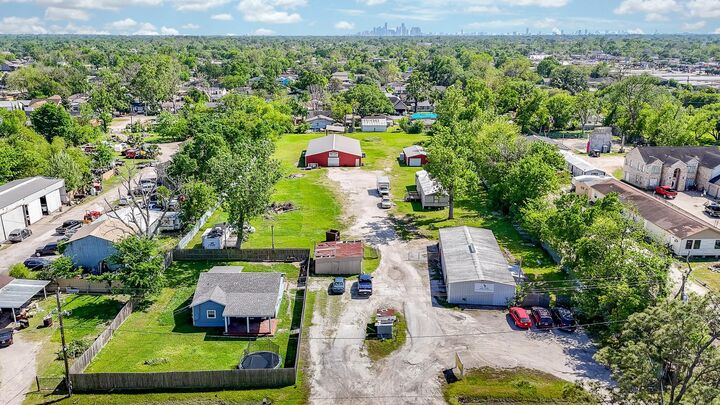 Property Photo:  2206 Hartwick Road  TX 77093 