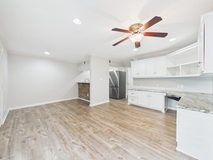 Property Photo:  5333 Richmond Avenue 11  TX 77056 