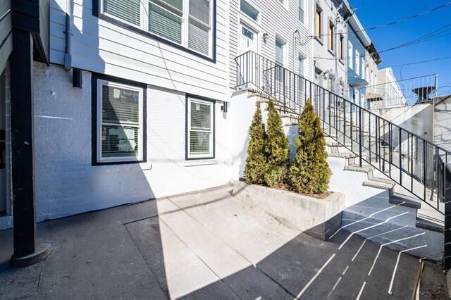 Property Photo:  155 Van Horne St 1  NJ 07304 