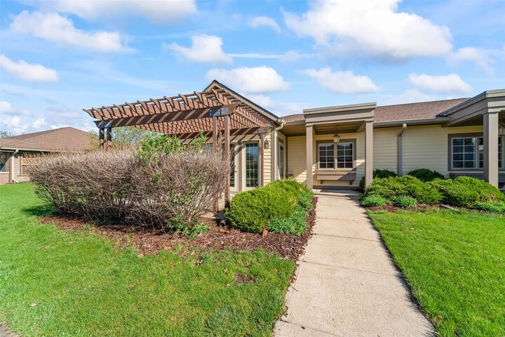 Property Photo:  707 Timberland Drive  IA 50248 