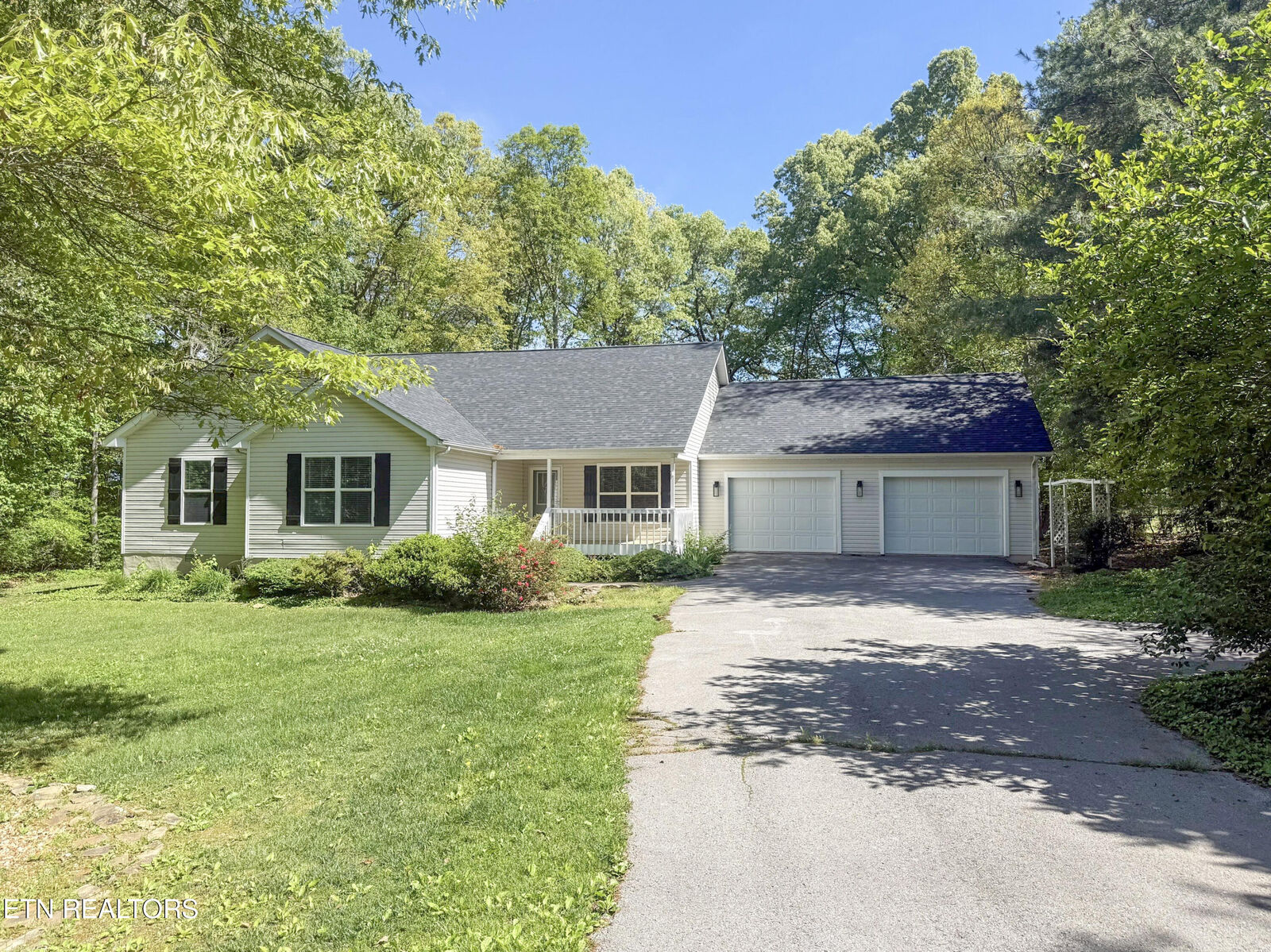 Property Photo:  329 Hilltop Drive  TN 38555 