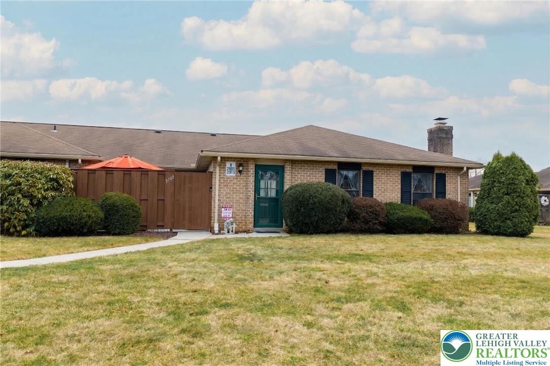 Property Photo:  2785 Rolling Green Place  PA 18062 