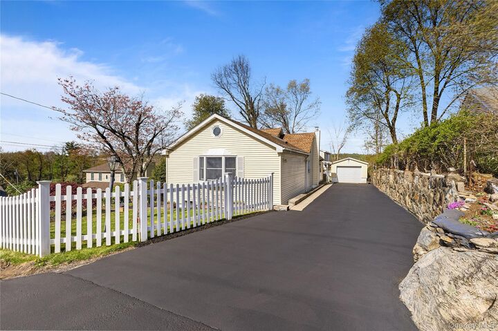 Property Photo:  11 Daisy Drive  NY 10541 
