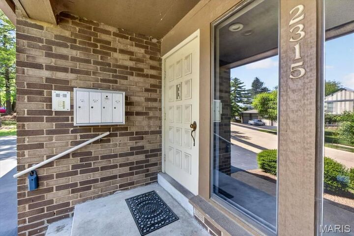 Property Photo:  2315 Seven Pines Drive 2  MO 63146 