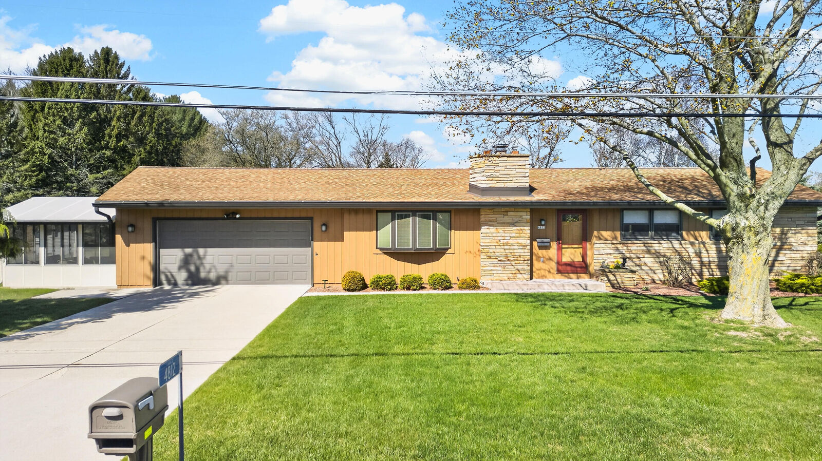 Property Photo: 4812 S 16th St WI 53081