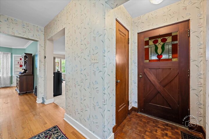 Property Photo:  728 Hardin Avenue  IL 60506 