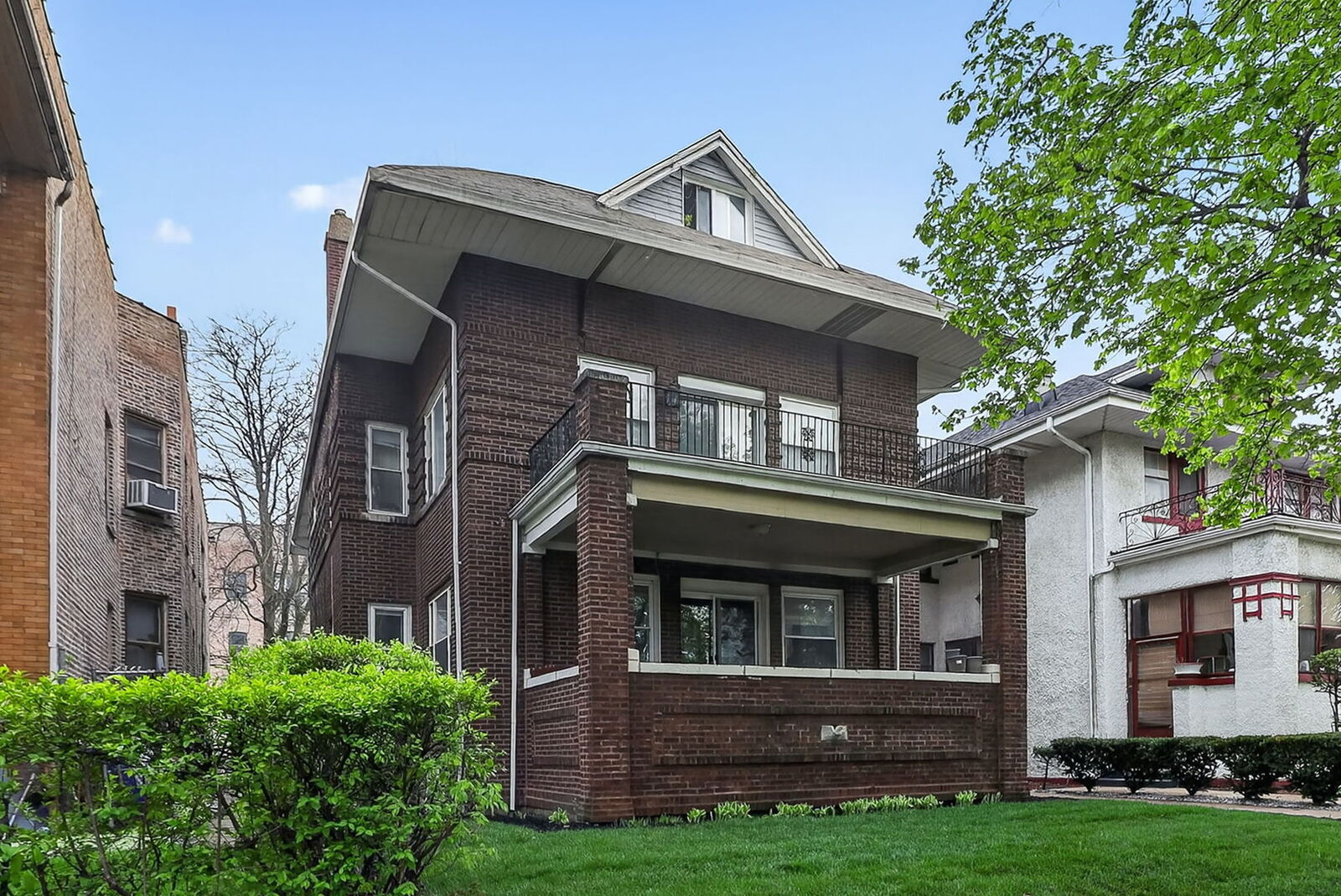 Property Photo: 5815 W Midway Parkway 1 IL 60644