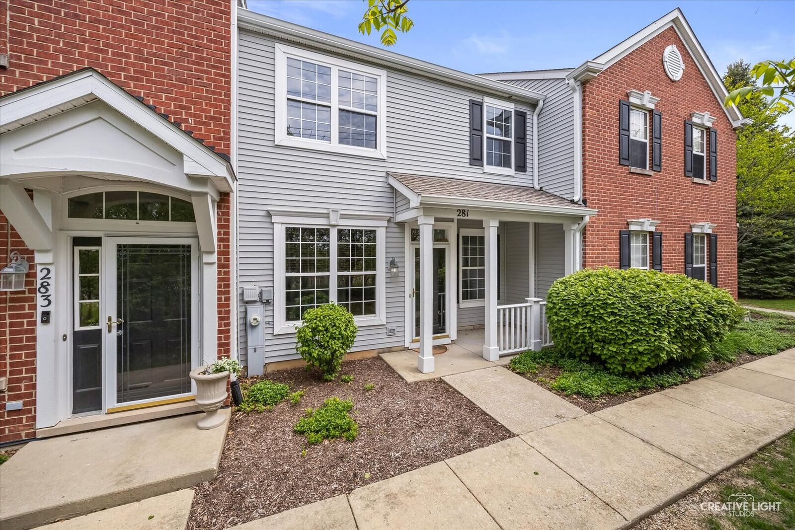 Property Photo:  281 Springbrook Trail S  IL 60543 
