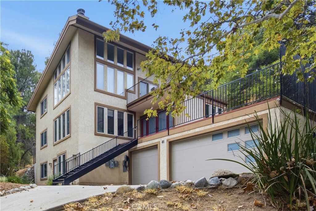 Property Photo:  41 Hidden Valley  CA 91016 