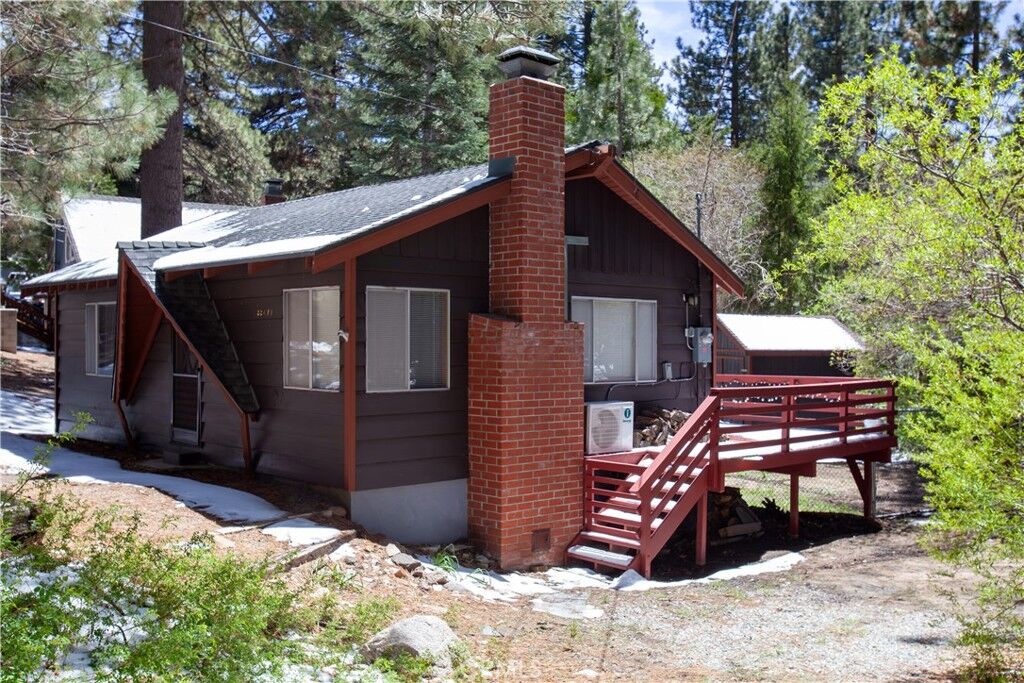 Property Photo:  33471 Weeping Willow  CA 92341 
