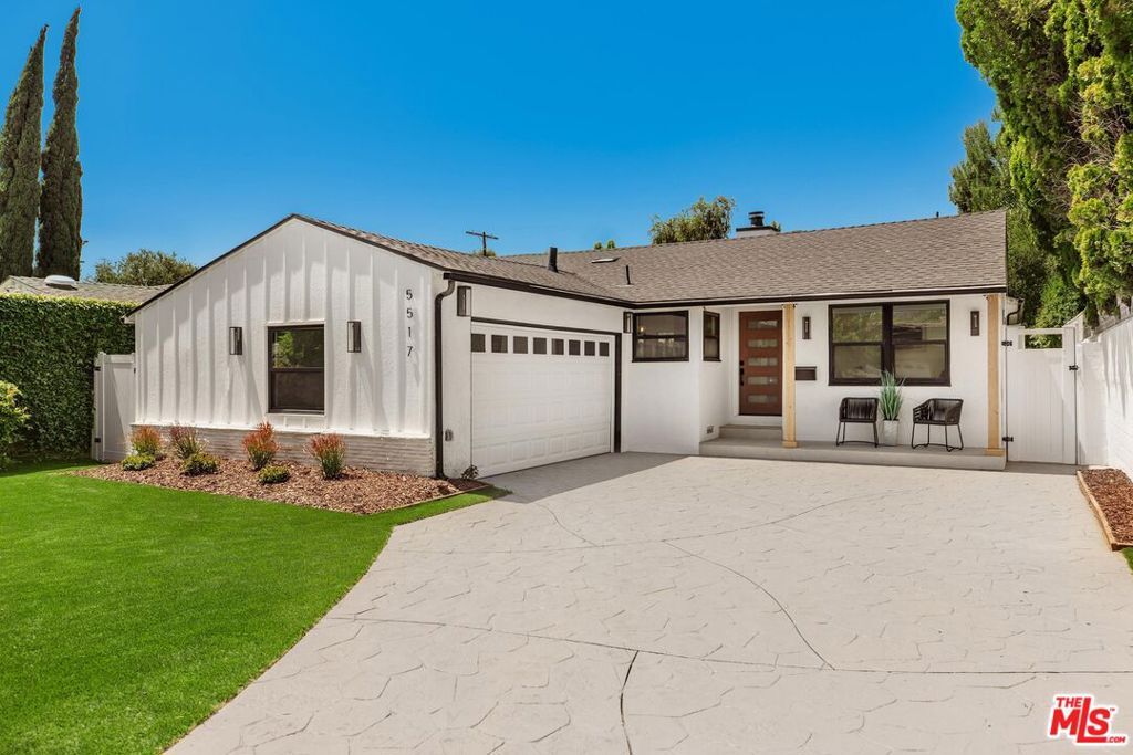 Property Photo:  5517 Noble Avenue  CA 91411 