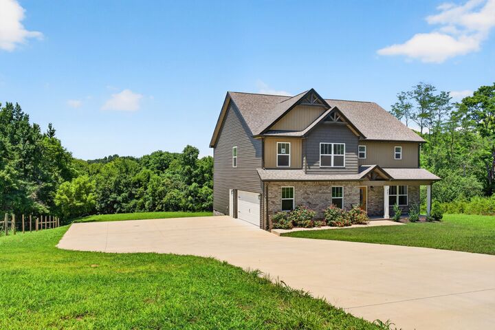 Property Photo: 965 Palmyra Rd TN 37040