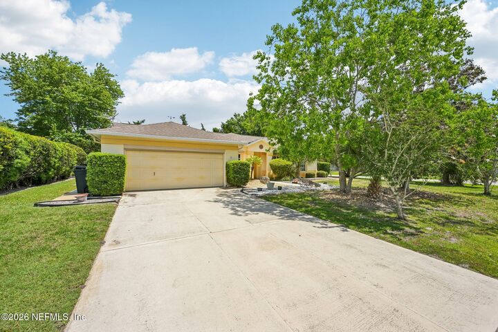 Property Photo:  2 Birdseye Place  FL 32137 