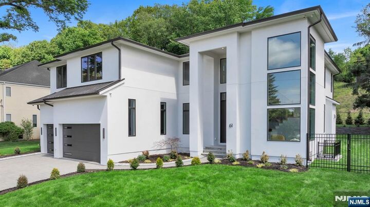 Property Photo:  61 Macarthur Avenue  NJ 07624 