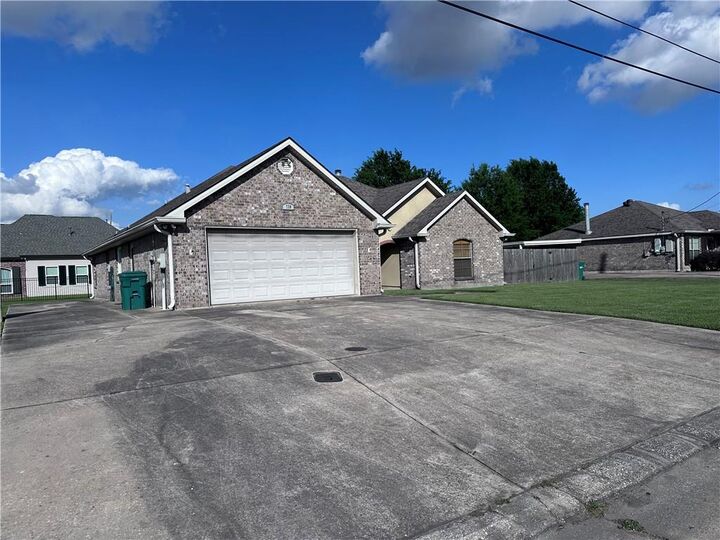 Property Photo:  720 N Ezidore Avenue  LA 70052 