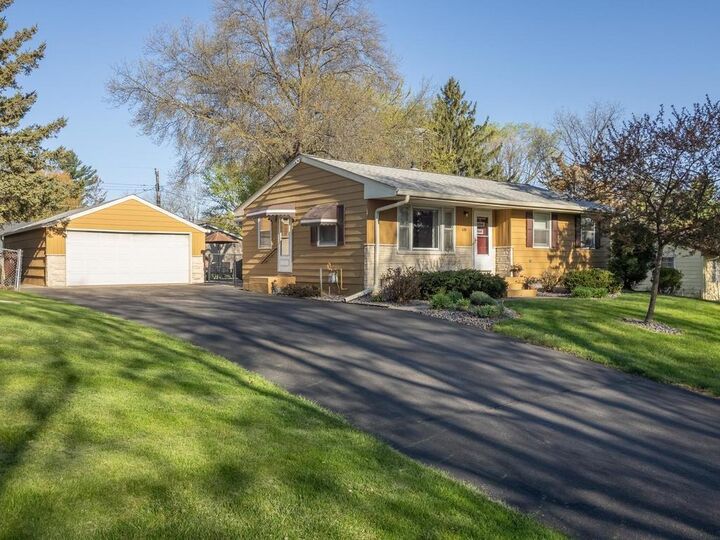 Property Photo:  616 Martha Lane  MN 55125 