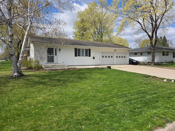 Property Photo:  734 Merrill Street SW  MN 55350 