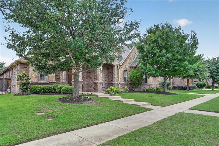 Property Photo: 6505 Stone Creek Drive TX 76182