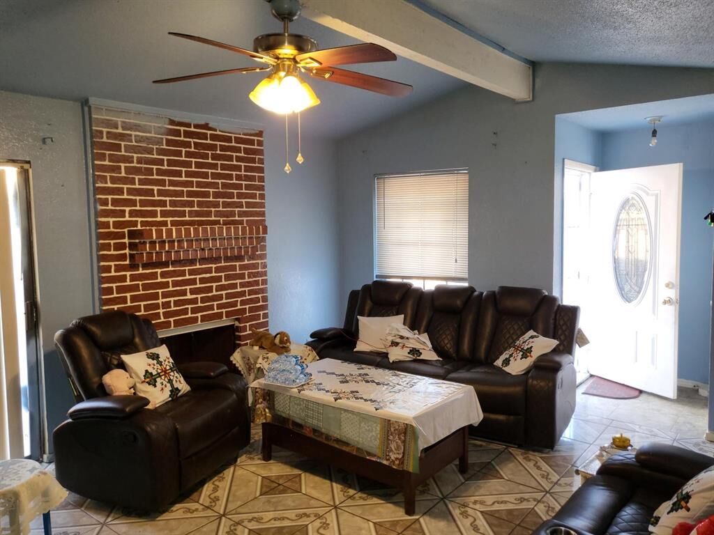 Property Photo:  3320 Green Ridge Street  TX 76133 
