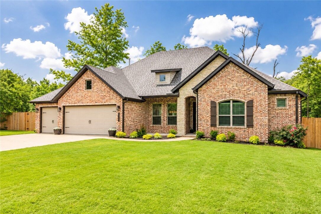 Property Photo:  5219 Joe Lane  AR 72756 