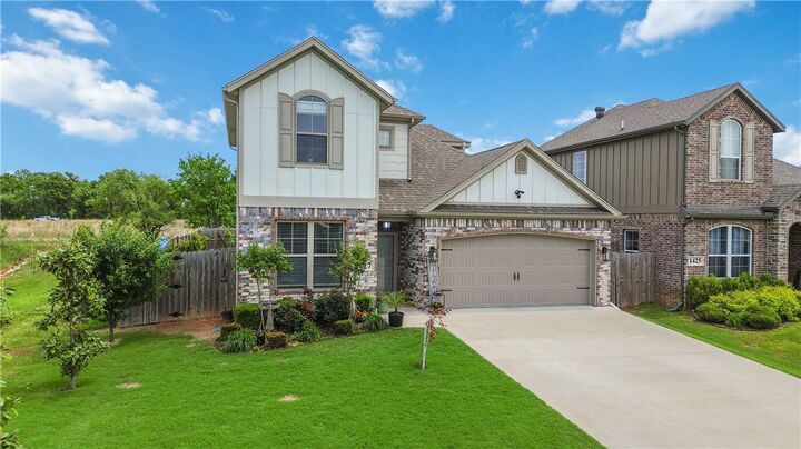 Property Photo:  1427 Fifth Avenue  AR 72745 