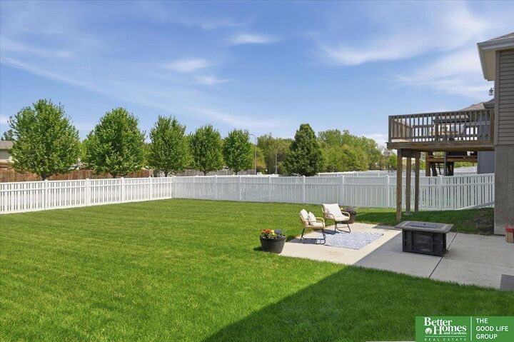 Property Photo:  21126 Castlerock Lane  NE 68028 