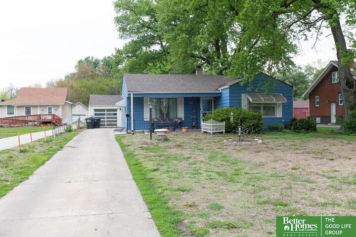 Property Photo:  5420 Florence Boulevard  NE 68110-9999 