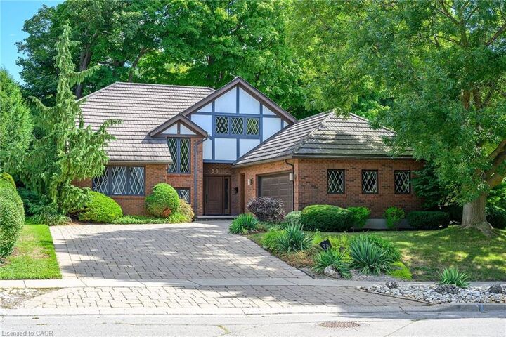 33 Walnut Drive — photo 1