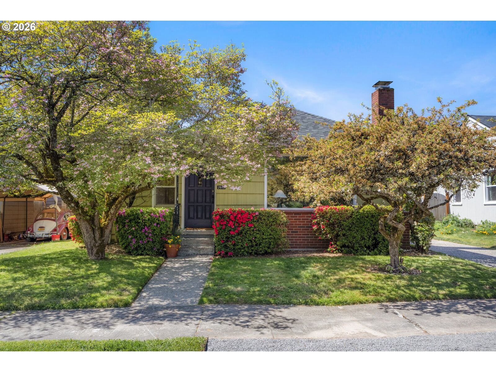 Property Photo:  2919 SE 76th Ave  OR 97206 