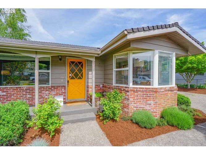Property Photo:  7008 NW Canyon Crest Loop  WA 98665 