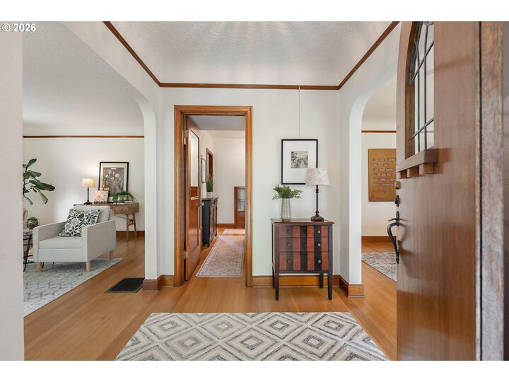 Property Photo:  7135 SE Reed College Pl  OR 97202 