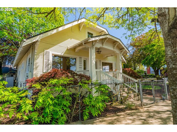 Property Photo:  9806/9820 N Midway Ave  OR 97203 