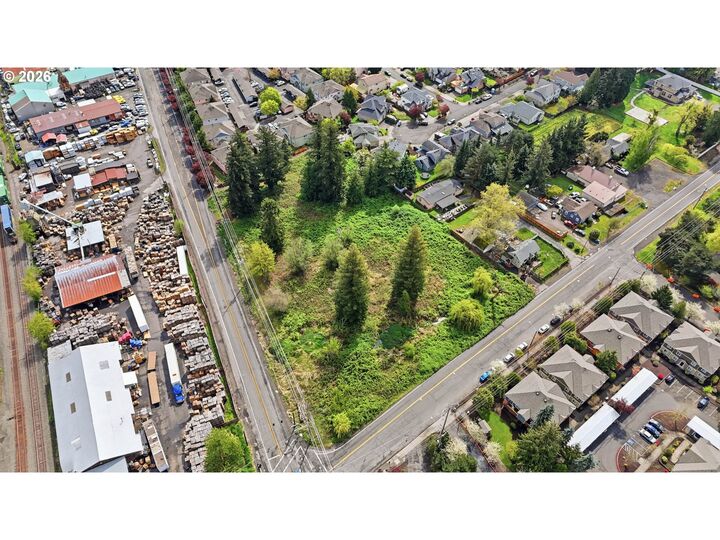 Property Photo:  16340 NE Sandy Blvd  OR 97230 