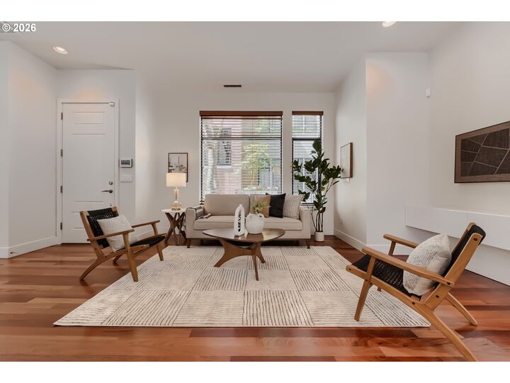 Property Photo:  1616 NW Riverscape St  OR 97209 