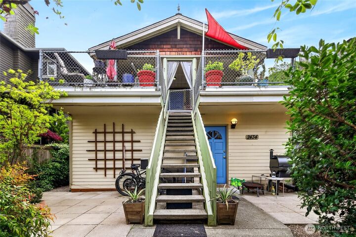 Property Photo:  2434  55th Avenue SW  WA 98116 