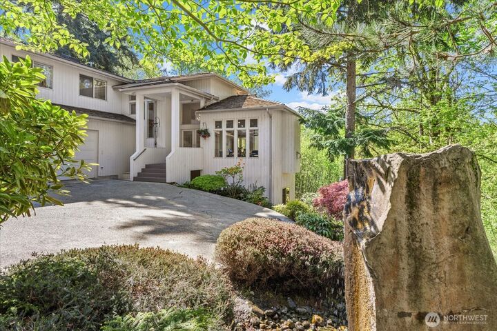 Property Photo:  13032  204th Place SE  WA 98027 