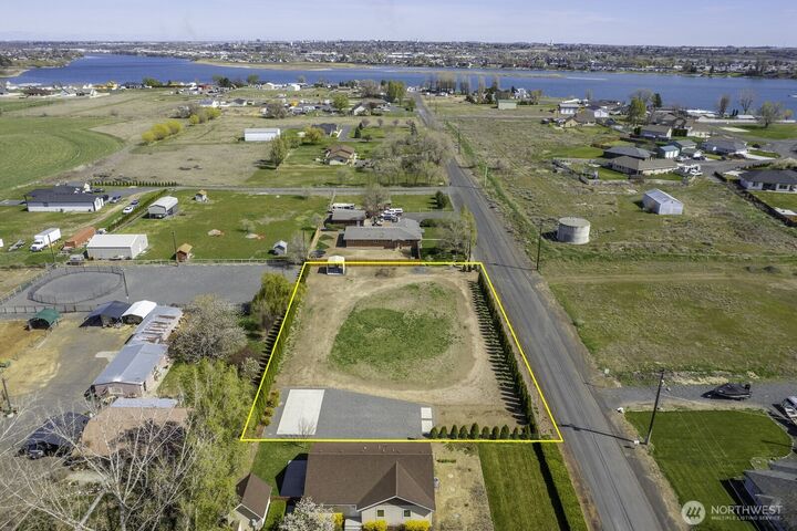 Property Photo:  8052  Teal Road NE  WA 98837 