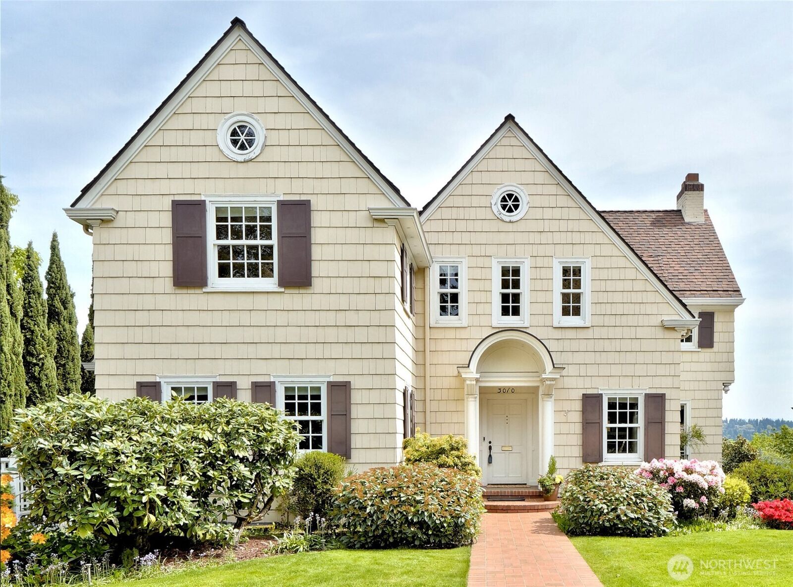 Property Photo:  3010  Cascadia Avenue S  WA 98144 